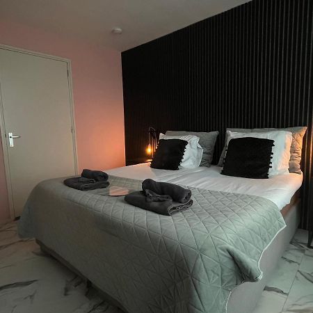 Bed And Breakfast Groningen - Peizerweg ภายนอก รูปภาพ