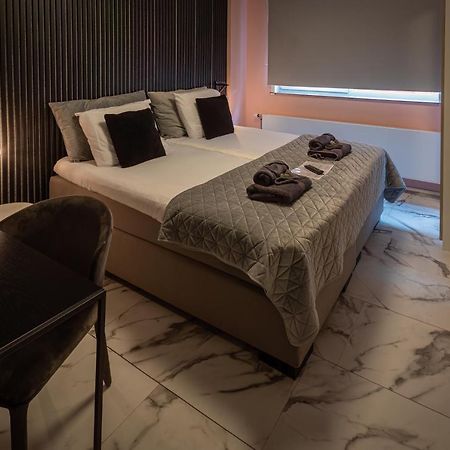 Bed And Breakfast Groningen - Peizerweg ภายนอก รูปภาพ