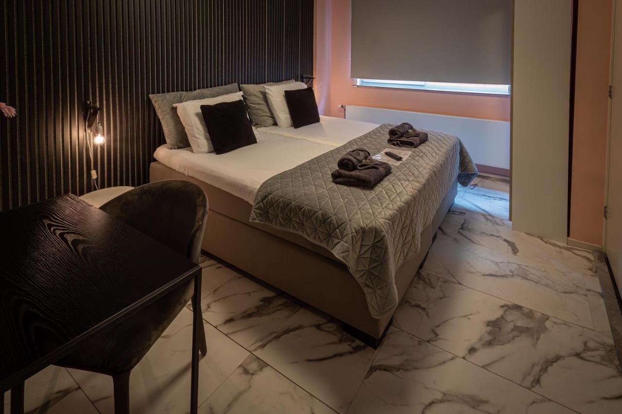 Bed And Breakfast Groningen - Peizerweg ภายนอก รูปภาพ