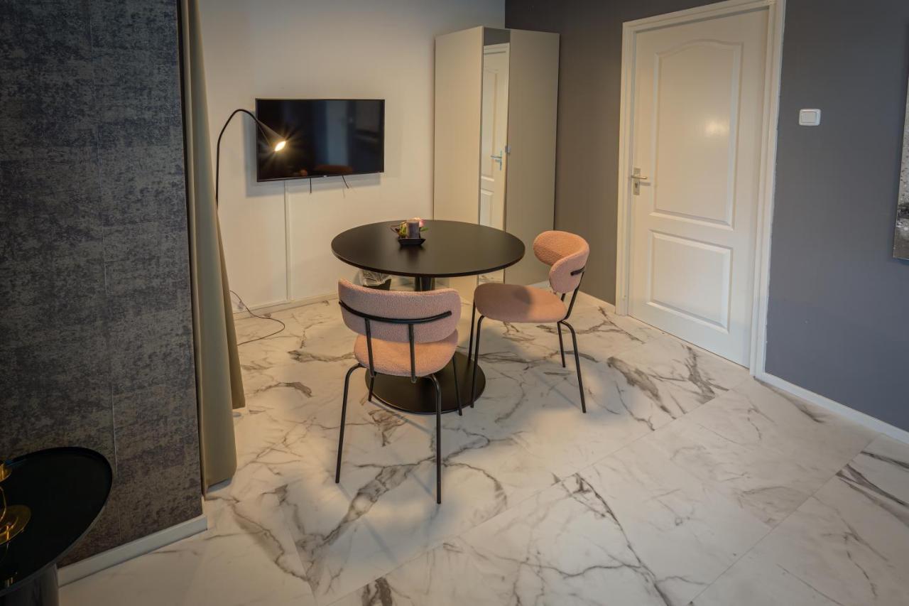 Bed And Breakfast Groningen - Peizerweg ภายนอก รูปภาพ